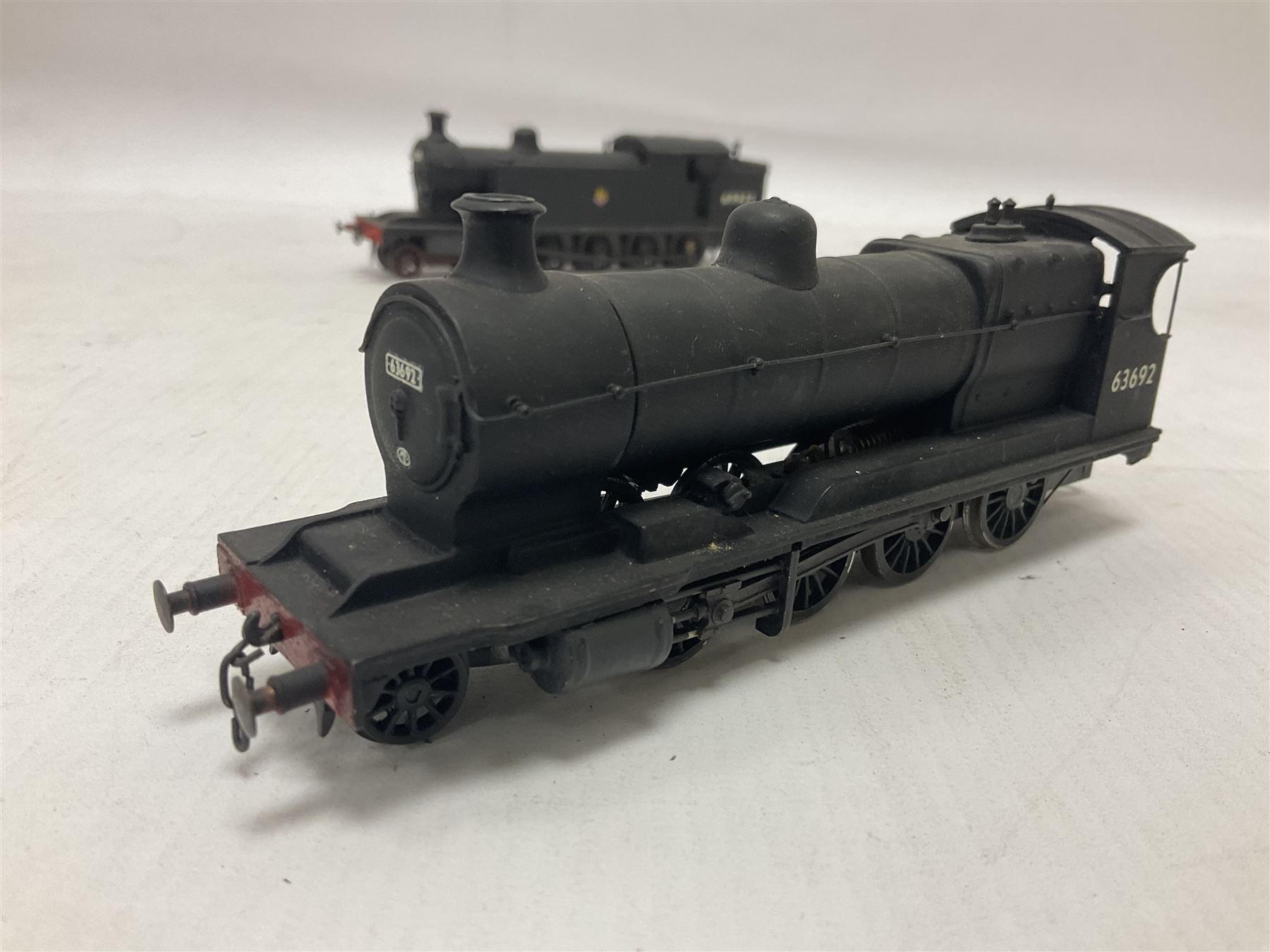 ‘00’ gauge - three kit built steam locomotives comprising Class O4 2-8-0 no.63692 finished in BR black; Class L1 2-6-4T no.67725 finished in BR black; Class T1 4-8-0T no.69922 in BR black (3) 