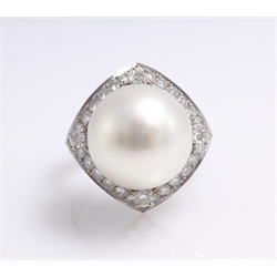  South Sea pearl and diamond platinum cluster ring, stamped PT900   