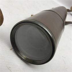 Broadhurst Clarkson brass and leather 4-draw telescope, the first draw with graduations, sliding lens shroud and leather covers for both ends on shoulder strap; marked 'Broadhurst Clarkson & Co. Ltd. 63 Farringdon Road London E.C.', L87cm fully extended; together with a WWI brass marching compass marked F-L No.123113 1918 (broad arrow); crudely etched L.H. McD. Latham; in associated Brooks & Co. leather case dated 1913 stamped W.B. Constable (2)