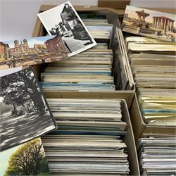 Large quantity of Edwardian and later postcards including British and foreign topographical, greetings, maritime, etc