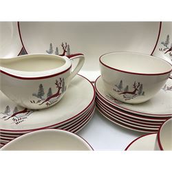 Crown Devon Stockholm patterned tea and dinner wares, to include, five teacups and saucers, milk jug, open sucrier, six dessert plates, six side plates, six dinner plates, serving platter, etc (42)
