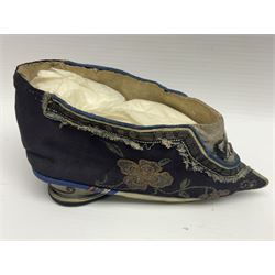 Pair of Chinese silk embroidered lotus shoes, for bound feet, a blue ground with floral detailing L15cm