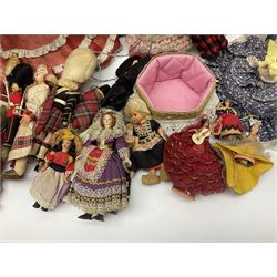 Collection of International collectors dolls to include battery operated dancing Spanish Flamenco doll, Marin Chiclana Spanish Flamenco dancer doll, Maltese and Italian examples etc