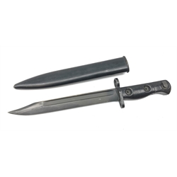  British black finish L1 A3 bayonet, 20cm fullered single edge blade stamped H59, grip stamped L1 A3 960-0257B 636 with broad arrow, L30cm, in steel scabbard   
