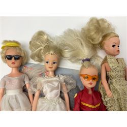 Sindy - ten 1980s 033055X dressed fashion dolls; together with a quantity of loose clothing, shoes and other accessories