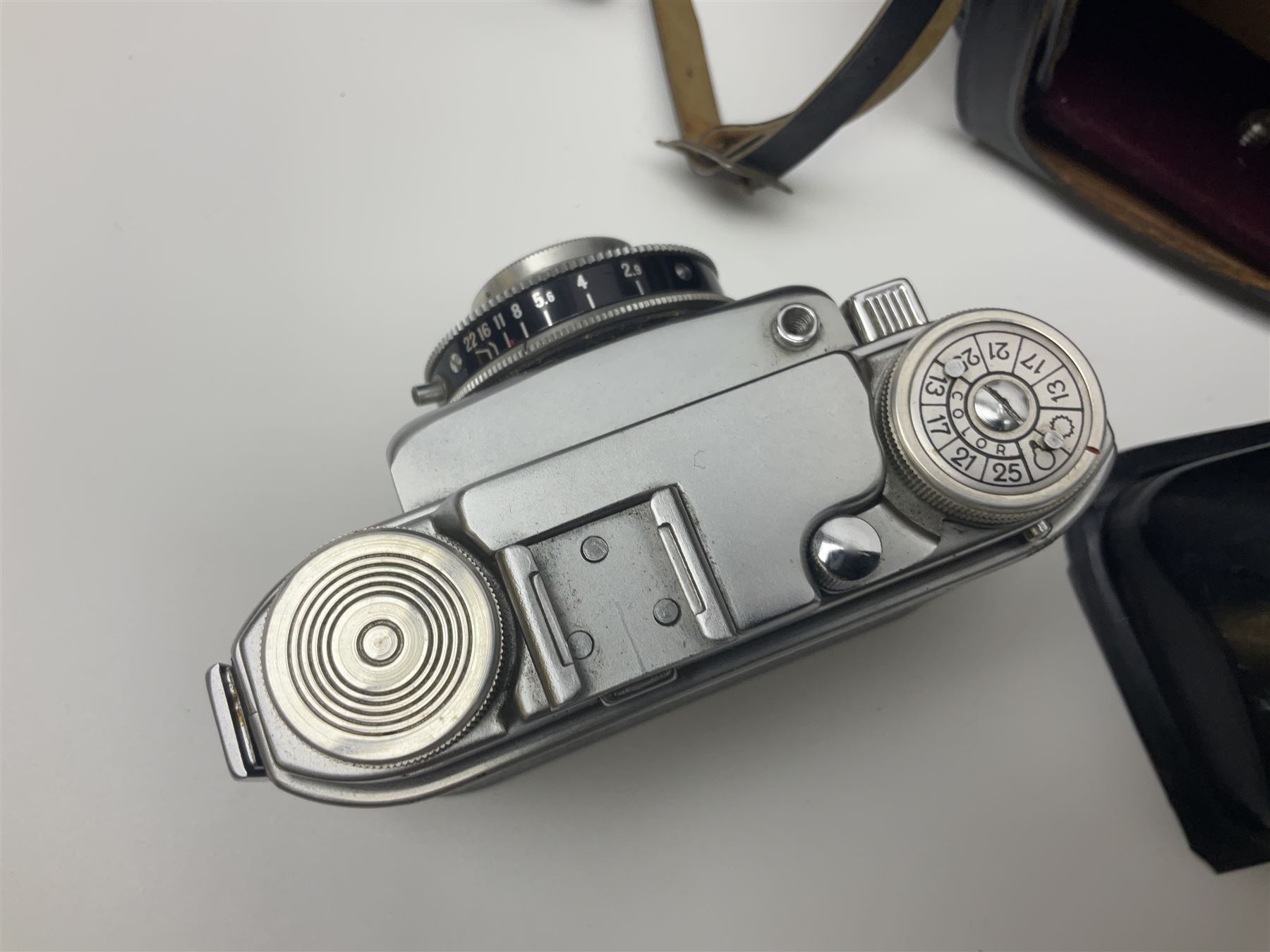 Beiretta Junior II camera body, with 'Meritar 29/45' lens, Bell & Howell Autoload cine camera and other camera equipment 