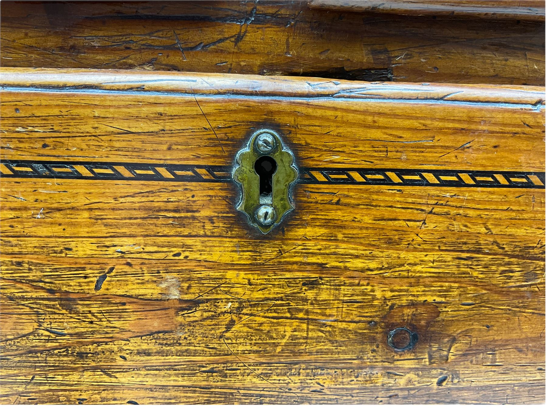 Georgian elm and pine chest, fitted with two short and three long drawers, chequered drawer bandings
