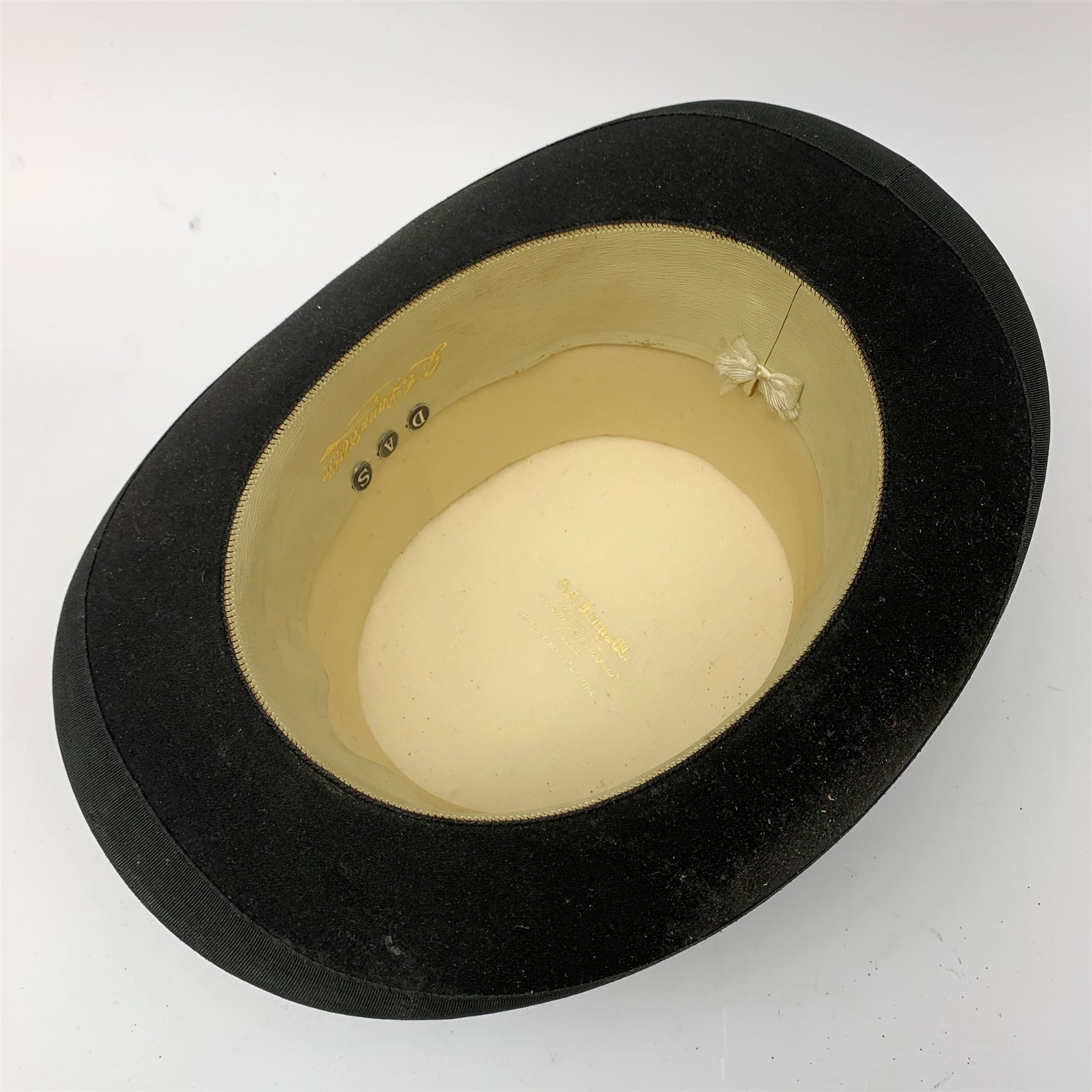 A Vintage black Dunn & Co London top hat | Antiques, Collectables
