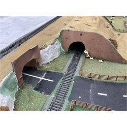 Hornby 00 gauge model railway layout; plastic model railway layout with houses, animals, tunnel etc, W106cm L183cm