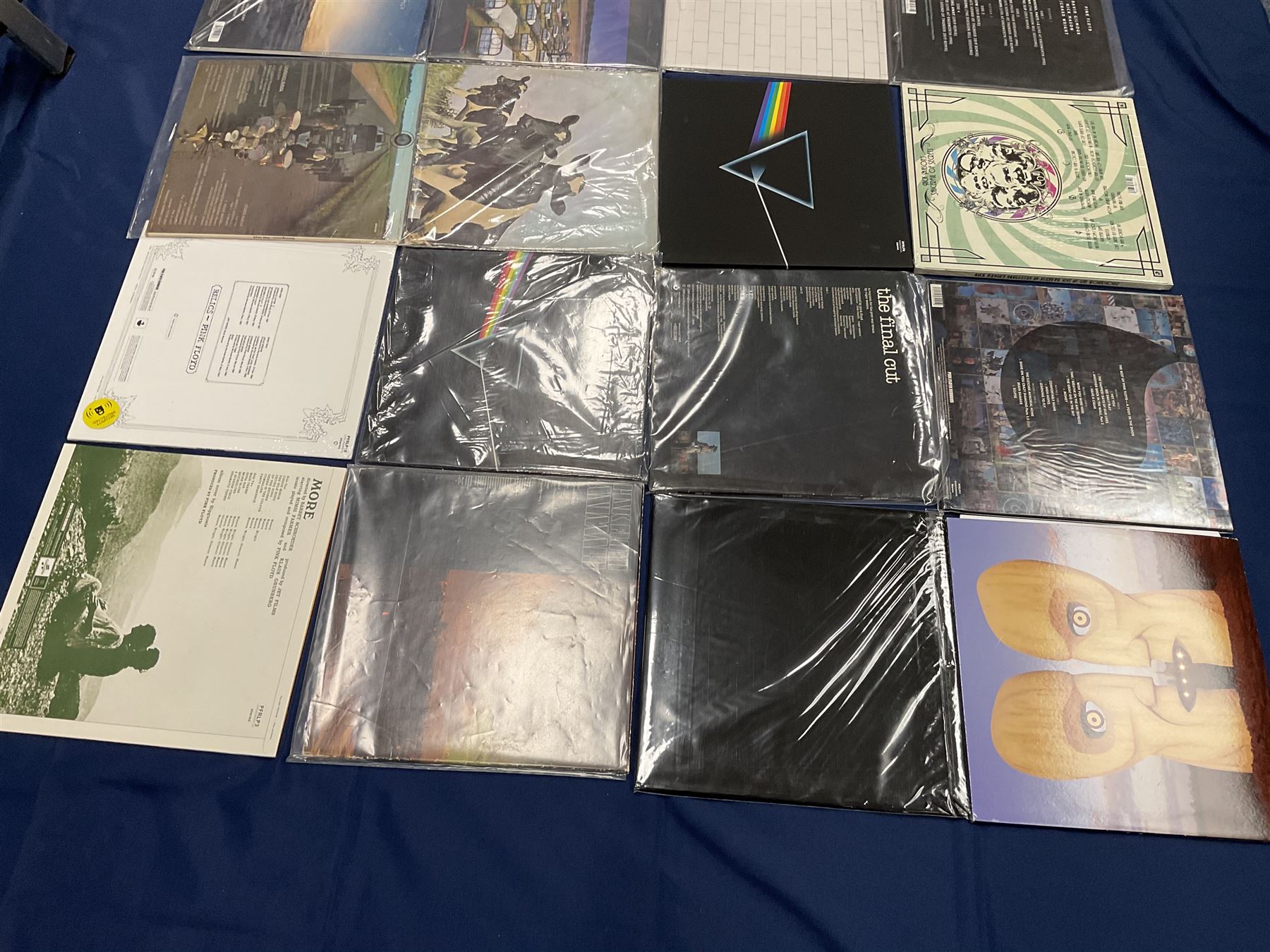 Pink Floyd vinyl LPs including 'Delicate Sound of Thunder', 'Relics', 'A Momentary Lapse of Reason', 'The Wall', 'Wish You Were Here' etc (20)