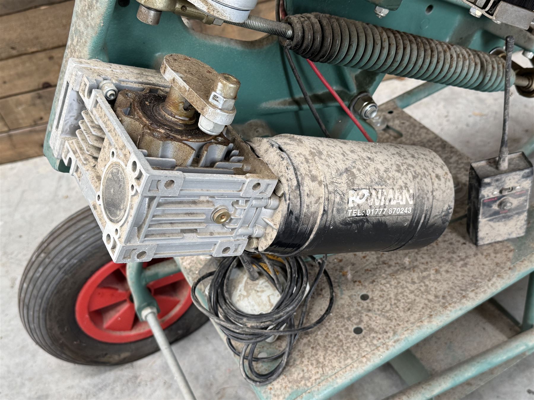 Bowman ten cassette electronic clay pigeon trap