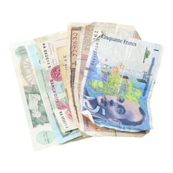 Approximately 166 grams of Great British pre-1947 silver coins, together with USA 1924 silver 'Peace' dollar, 1964 'Kennedy' half dollar (mounted), three commemorative five pound coins, three fifty pence coins, and world banknotes