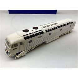 Heljan '00' gauge - BRCW 'Lion' locomotive no. D0260, limited edition of 4000 models 