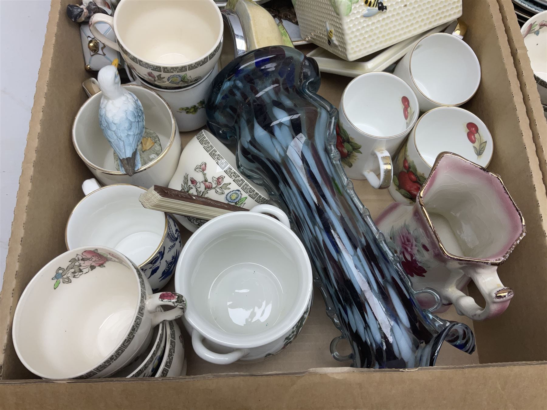 Maling Maltese pattern part dinner wares, including dinner plates, tureens, side plates etc, together with Pyrex dinner wares, decorated in flying duck pattern, Johnson Bros Indian Tree pattern tea and dinner wares and a collection of decorative and calendar plates, etc, in six boxes 