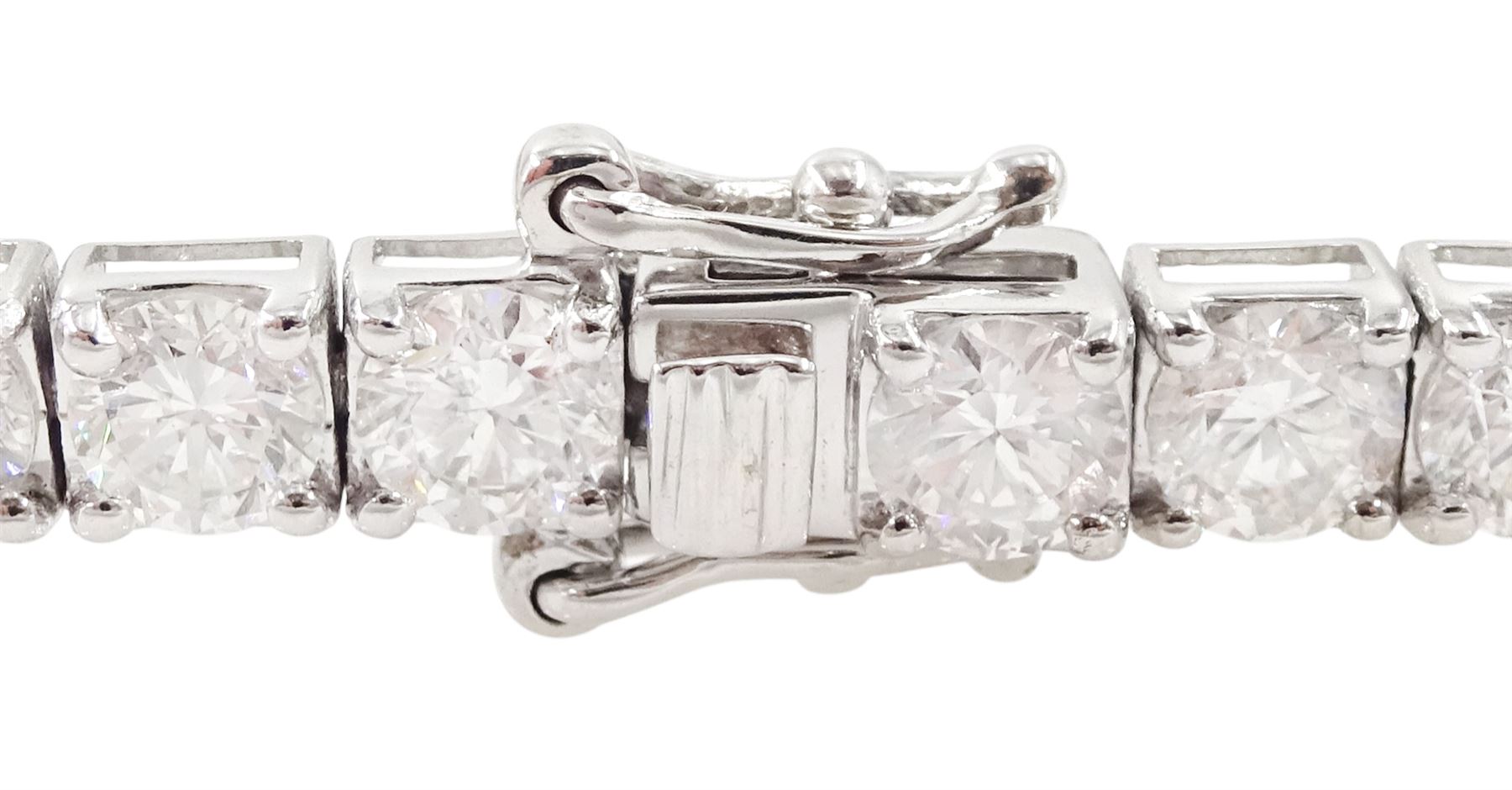 18ct white gold round brilliant cut diamond bracelet, stamped, total diamond weight approx 9.60 carat