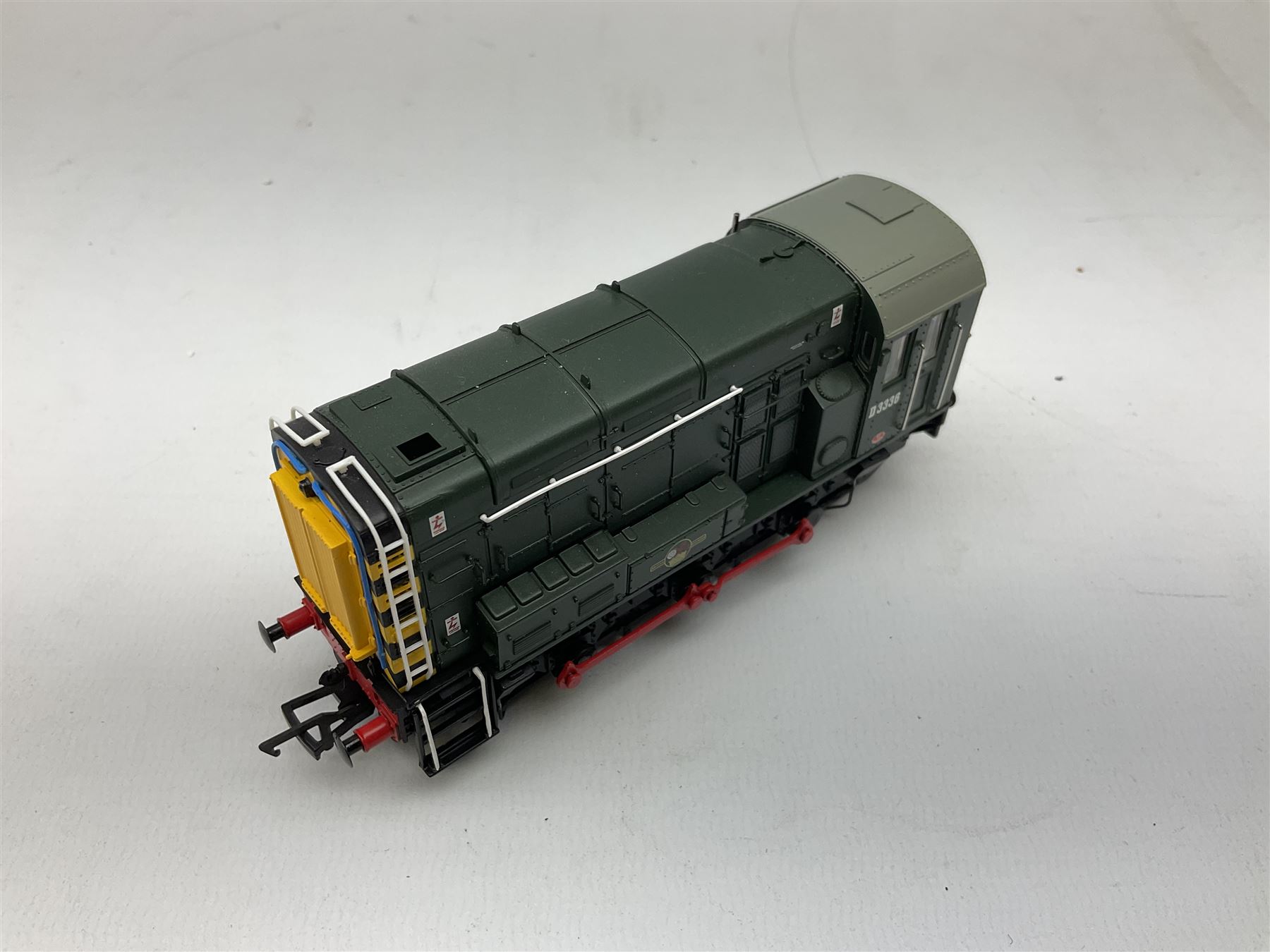 Bachmann Branch-Line '00' gauge - Class 08 Diesel Shunter locomotive no. D3336, Class 20 Diesel locomotive no. D8000, Class 04 Diesel Shunter locomotive no. 11217 and Class 08 Diesel Shunter locomotive no. 13029 (4)