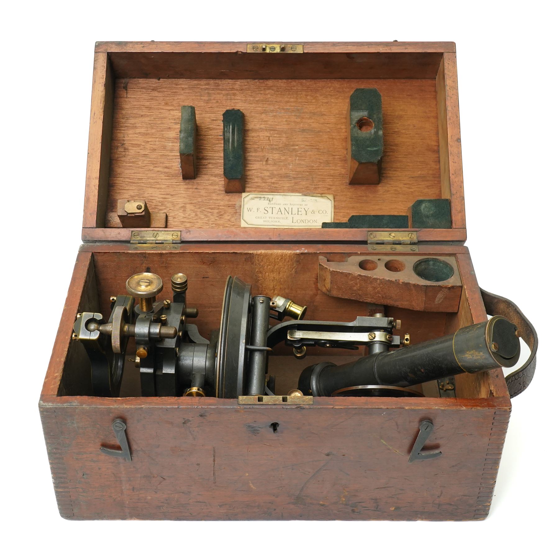 Early 20th century theodolite by Stanley No.104289 with spirit level in original case L39cm