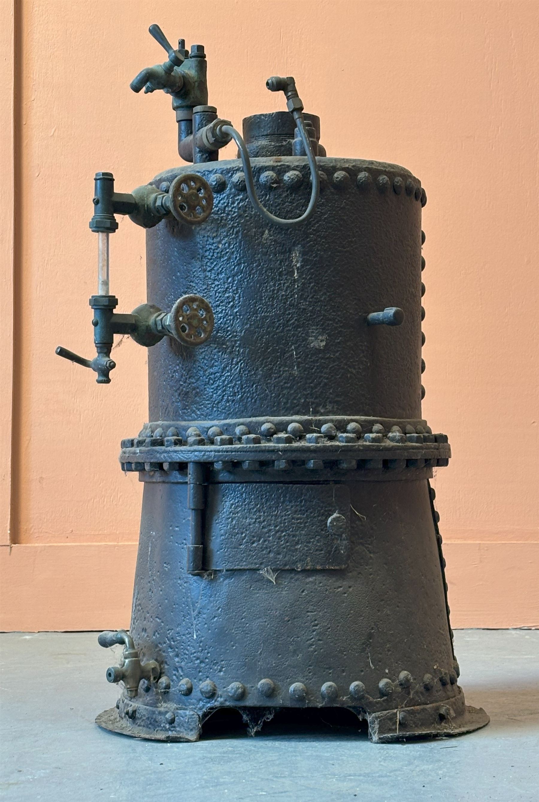 Valiant live steam boiler, rivetted construction, and with fittings, untested. H68cm - COLLECTION BY APPOINTMENT FROM: The White House, Thirsk Road, Easingwold, York, YO61 3NF - CALL 01723 507111 TO ARRANGE