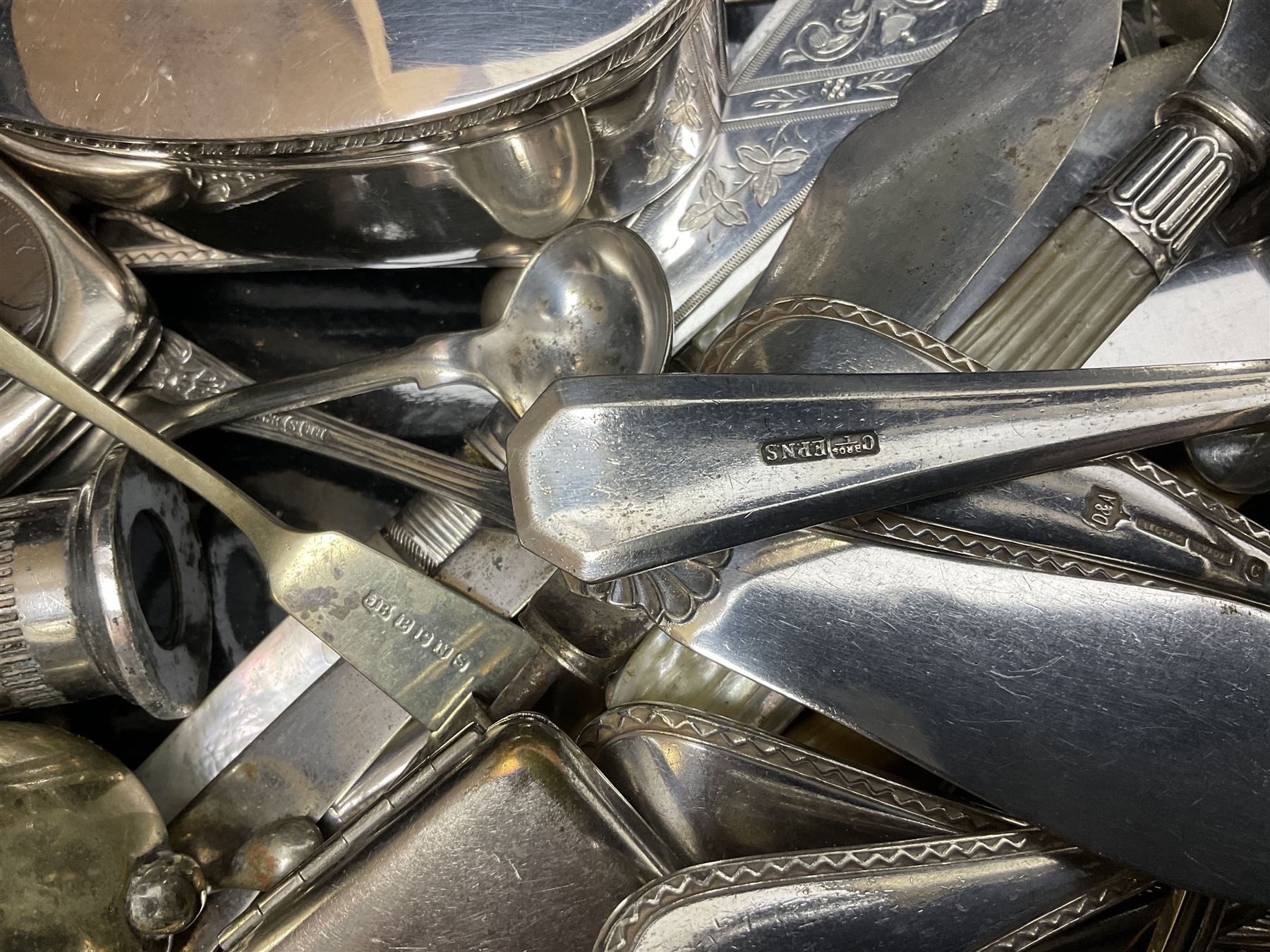 Assorted silverplate and other metalware including vesta, cutlery, cruet set etc. 