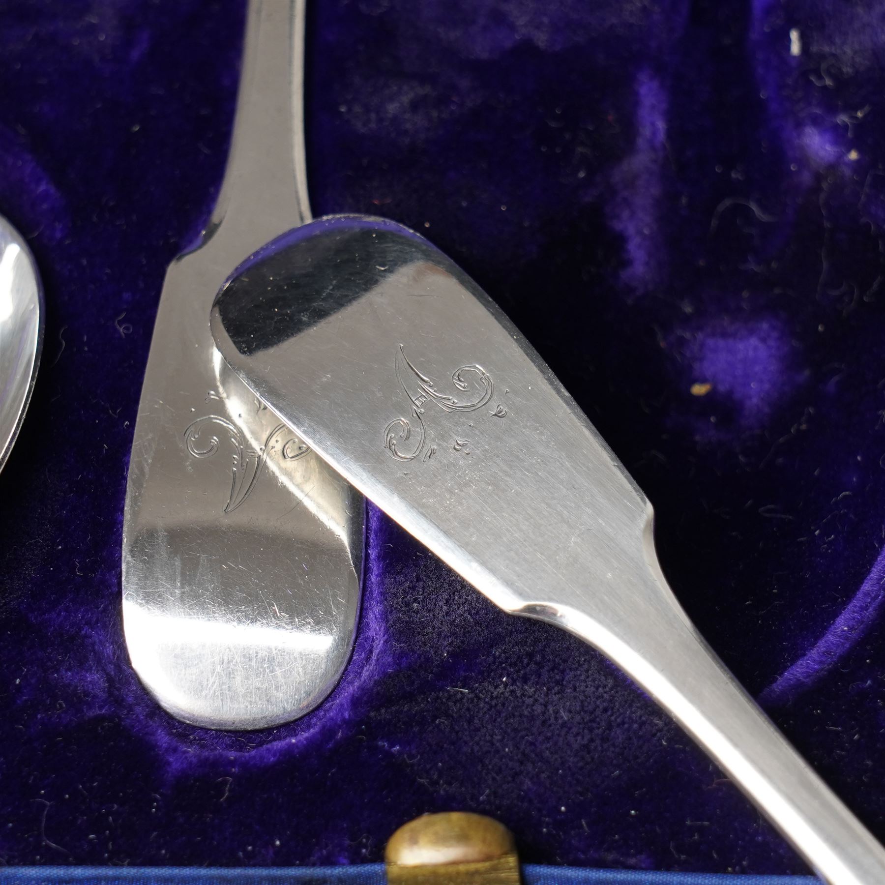 Set of six George IV silver fiddle pattern teaspoons Newcastle 1827 Maker Reid & Son, cased, five silver golf club spoons and three Victorian teaspoons