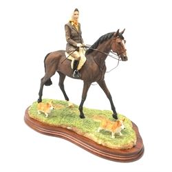 A limited edition Border Fine Arts figure group, Morning Exercise at Balmoral, model no B0814 by Craig Harding, 252/500, on wooden base, figure L40cm, with accompanying certificate. 