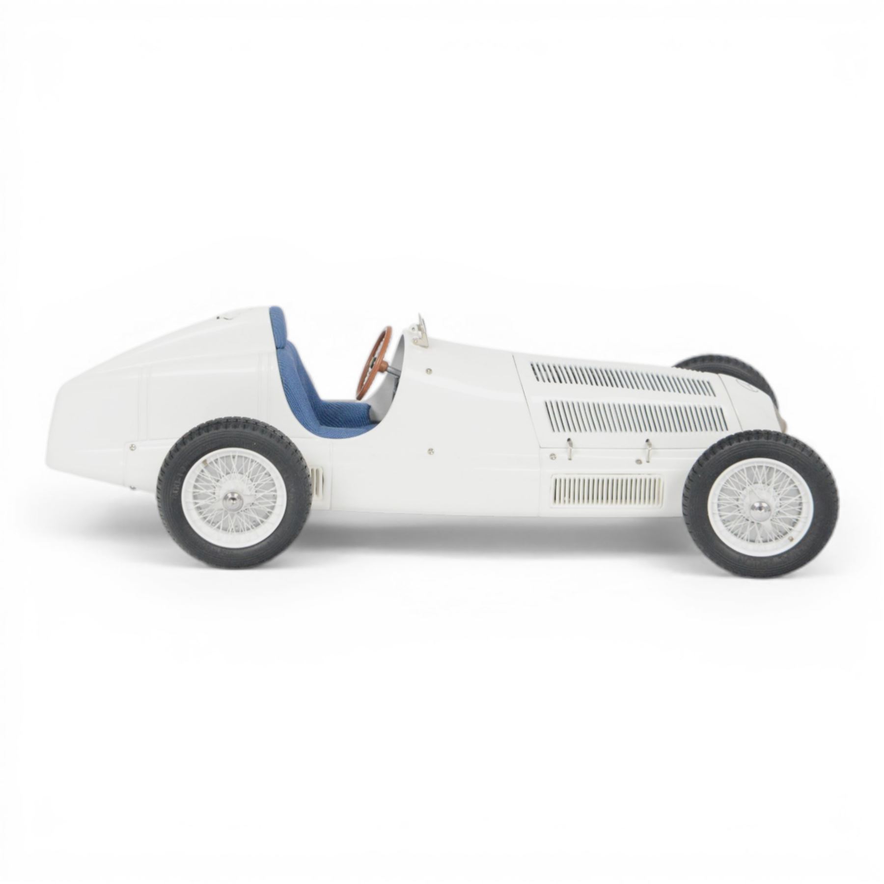 Limited edition CMC 1:18 scale diecast model car no.M065 Mercedes Benz W25 1934 in white, boxed