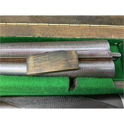 Midland Gun Company Birmingham & London 12-bore side-by-side box-lock non-ejector double barrel shotgun with 76cm damascus barrels, Prince of Wales style walnut stock with chequered grip and fore-end, top safety and engraved lock no.62160 L120cm overall; in scratch built baize lined wooden case. SHOTGUN CERTIFICATE REQUIRED.