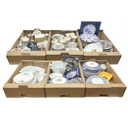 Maling Maltese pattern part dinner wares, including dinner plates, tureens, side plates etc, together with Pyrex dinner wares, decorated in flying duck pattern, Johnson Bros Indian Tree pattern tea and dinner wares and a collection of decorative and calendar plates, etc, in six boxes 