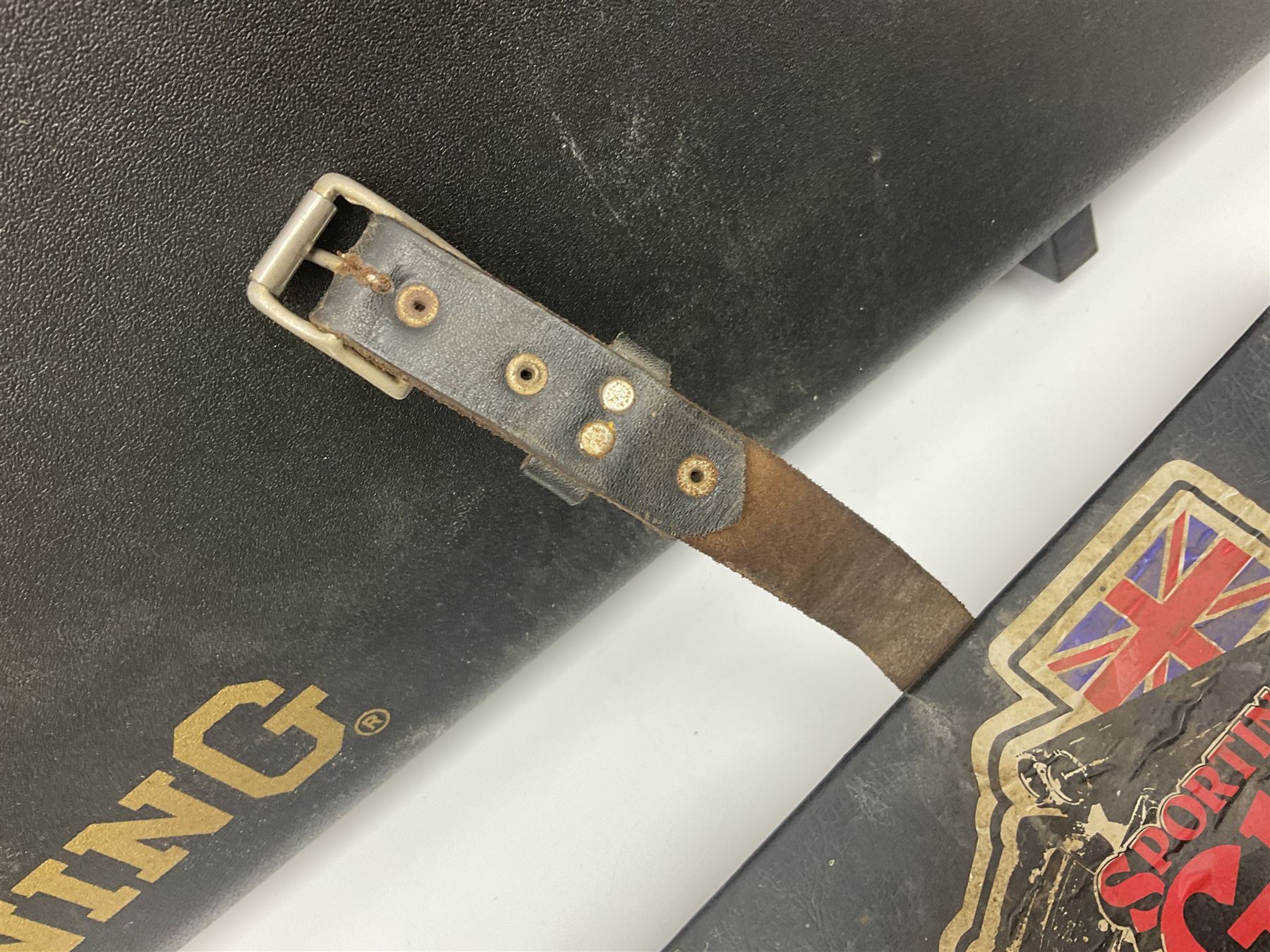 Browning black plastic shotgun case to accommodate 76.2cm (30