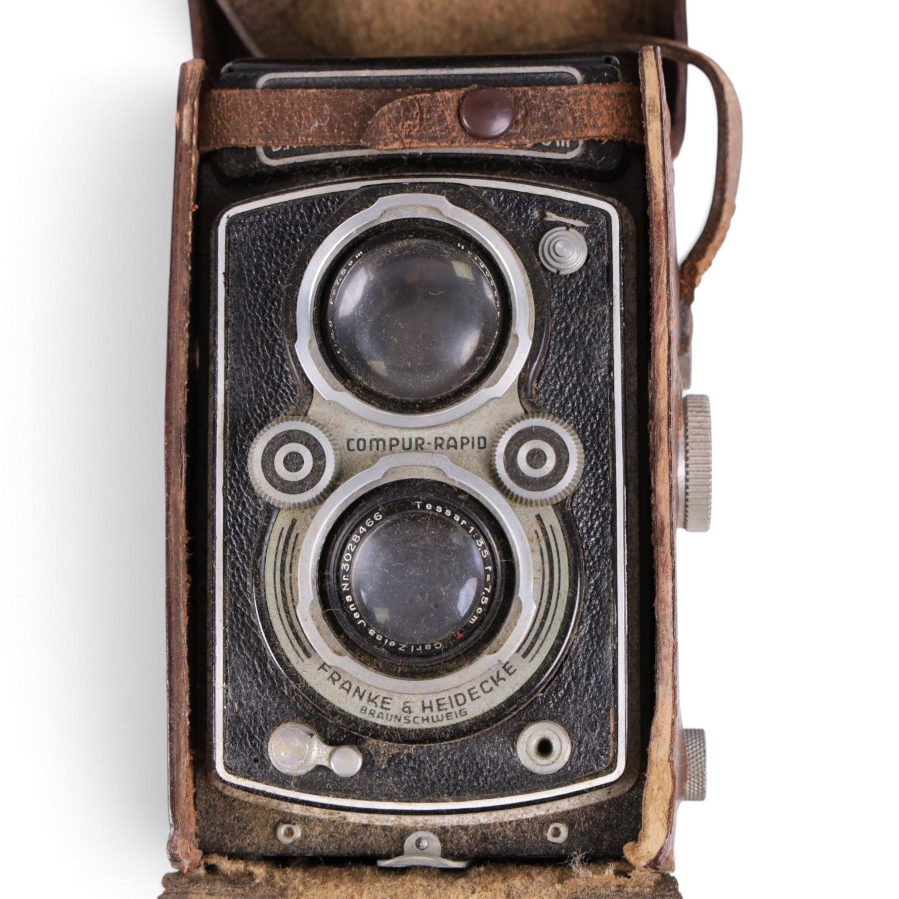 Two Rollei Franke & Heidecke Rolleiflex medium format TLR cameras, one serial no. 1059268 with Compur-Rapid Xenar f:3.5 F=7.5cm Schneider-Kreuznach les serial no. 1901591, the second serial no. 1061648 with Compur-Rapid Carl Zeiss Jena Tessar 1:3.5 F=7.5 lens serial no.3028466, both in leather Rolleiflex cases