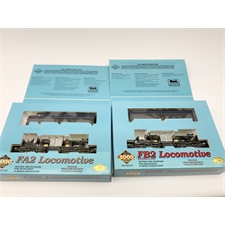 American Life-Like Proto 1000/2000 HO scale - three Baltimore & Ohio locomotives comprising FA2 No.4032, FB2 No.5016 and Budd RDC No.1951; and four 8000 Gallon Type 21 Riveted Tank Cars, one in kit form, two factory built and one kit built, all boxed (7)