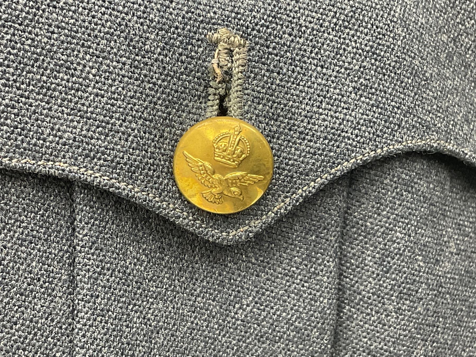 RAF pilot officer's tunic, bears Gieves label 'W.L. Dumble C/68/11406 L/6/51'