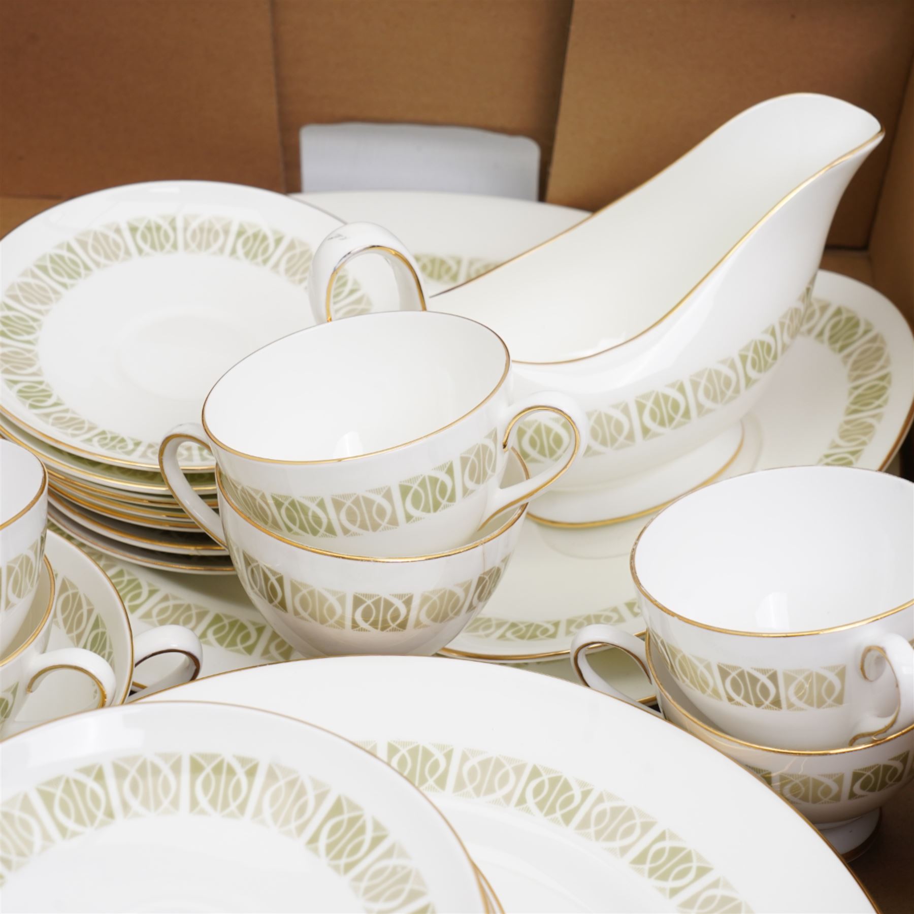 Tuscan Contessa pattern part tea and dinner service, including nine dinner plates, seven twin handled soup bowls, two milk jugs sauce boat and saucer etc in two boxes 