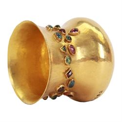 Small modern 22ct gold vase, the body waisted bellied form with planished finish, set with bezel set multi-gemstone cabochons, including topaz, garnet and tourmaline, hallmarked Sarah Jones, London 2002, also marked 916, H5.5cm

