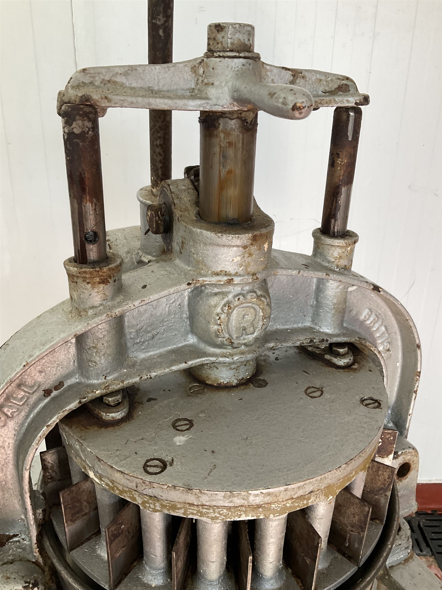 Record - All British cast iron 38 section manual dough divider, with tray - THIS LOT IS TO BE COLLECTED BY APPOINTMENT FROM DUGGLEBY STORAGE, GREAT HILL, EASTFIELD, SCARBOROUGH, YO11 3TX