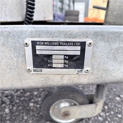 Ifor Williams HB505R horse trailer