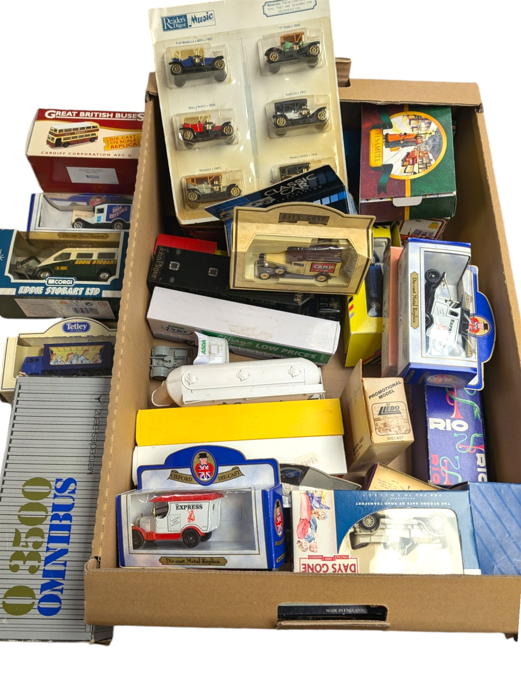 Collection of diecast model vehicles, including Great British Buses, Corgi, Lledo and Oxford examples