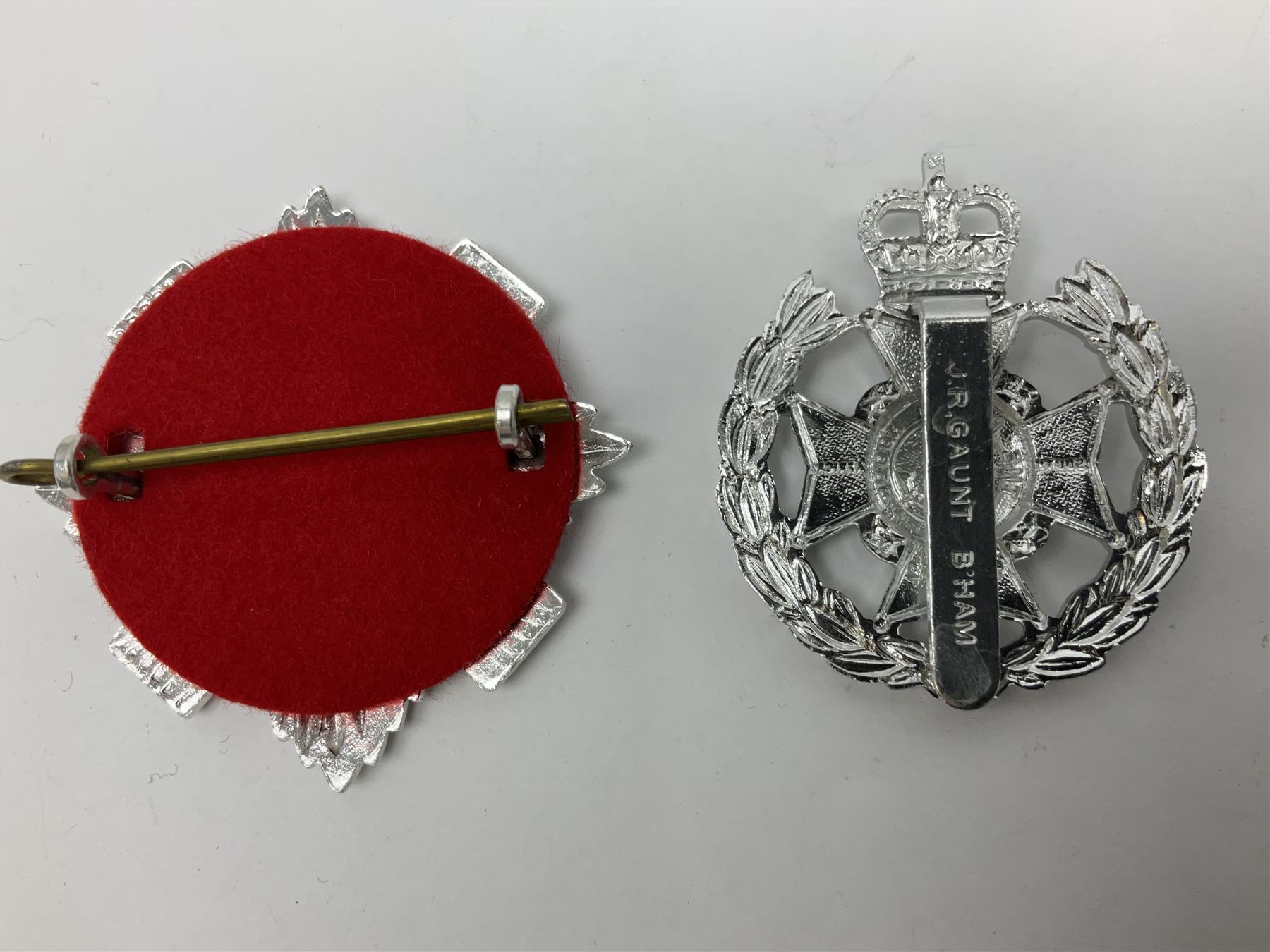 Military badges - approximately eighty predominantly staybrite glengarry, cap and collar badges and small quantity of plastic badges