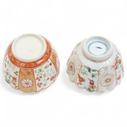Two 18th century Chinese Imari teapots, together with two Imari pattern tea bowls, approximately Kangxi and Qianlong period, and one saucer, one tea bowl with double ring mark to base, largest teapot H16cm (5)