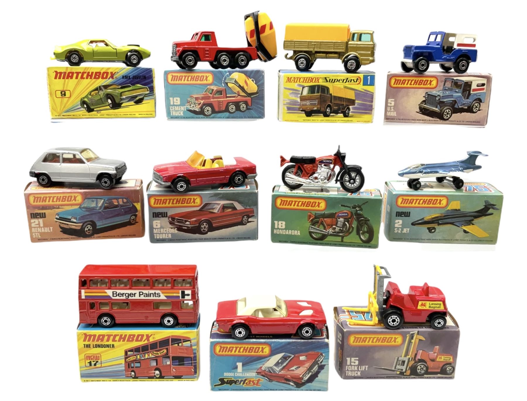 Matchbox/Superfast - eleven '1-75' series models comprising 1e Mercedes Truck, 1g Dodge Challenger, 2g S-2 Jet, 5g US Mail Truck, 6e Mercedes 350sl Tourer, 9e AMX Javelin, 15e Fork Lift Truck, 17f Londoner Bus, 18f Hondarora, 19f Cement Truck and 21f Renault 5TL; all boxed (11)