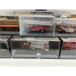 Thirty-two Oxford die-cast models including a Haulage Company Norfolkline limited editon model, lorries, fire engines etc (32) 