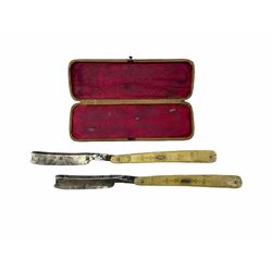 Pair of early 19th century John Barber ivory cut-throat razors with pique work decoration, each having oval plaques inscribed W. Hodgson, steel blades stamped ‘John Barber’ in case