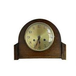 Oak cased mid 20th century 8-day striking mantle clock with pendulum