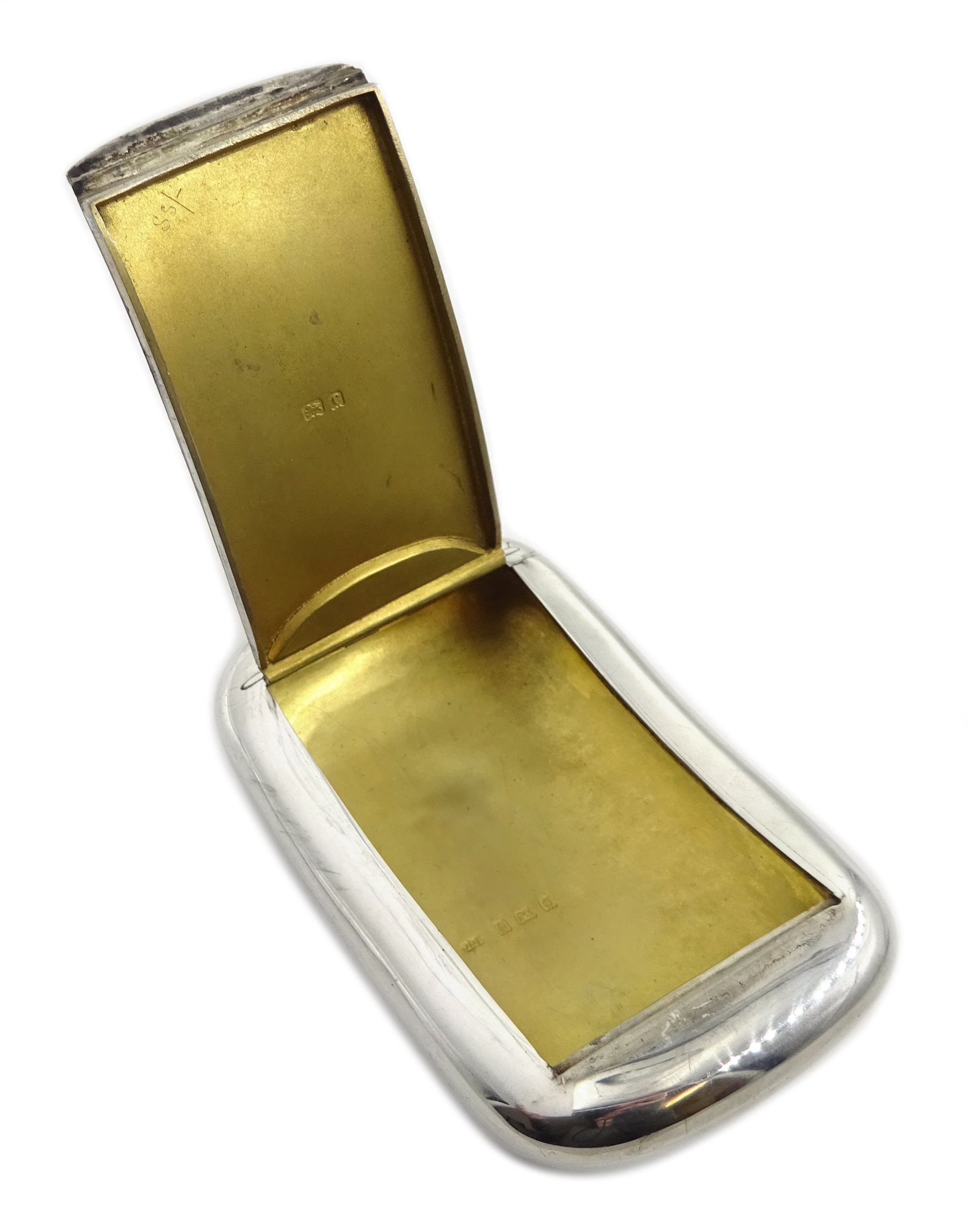 Edwardian silver curved tobacco/snuff box Deakin & Francis Ltd Birmingham 1902, L8.5cm, approx 2.5oz