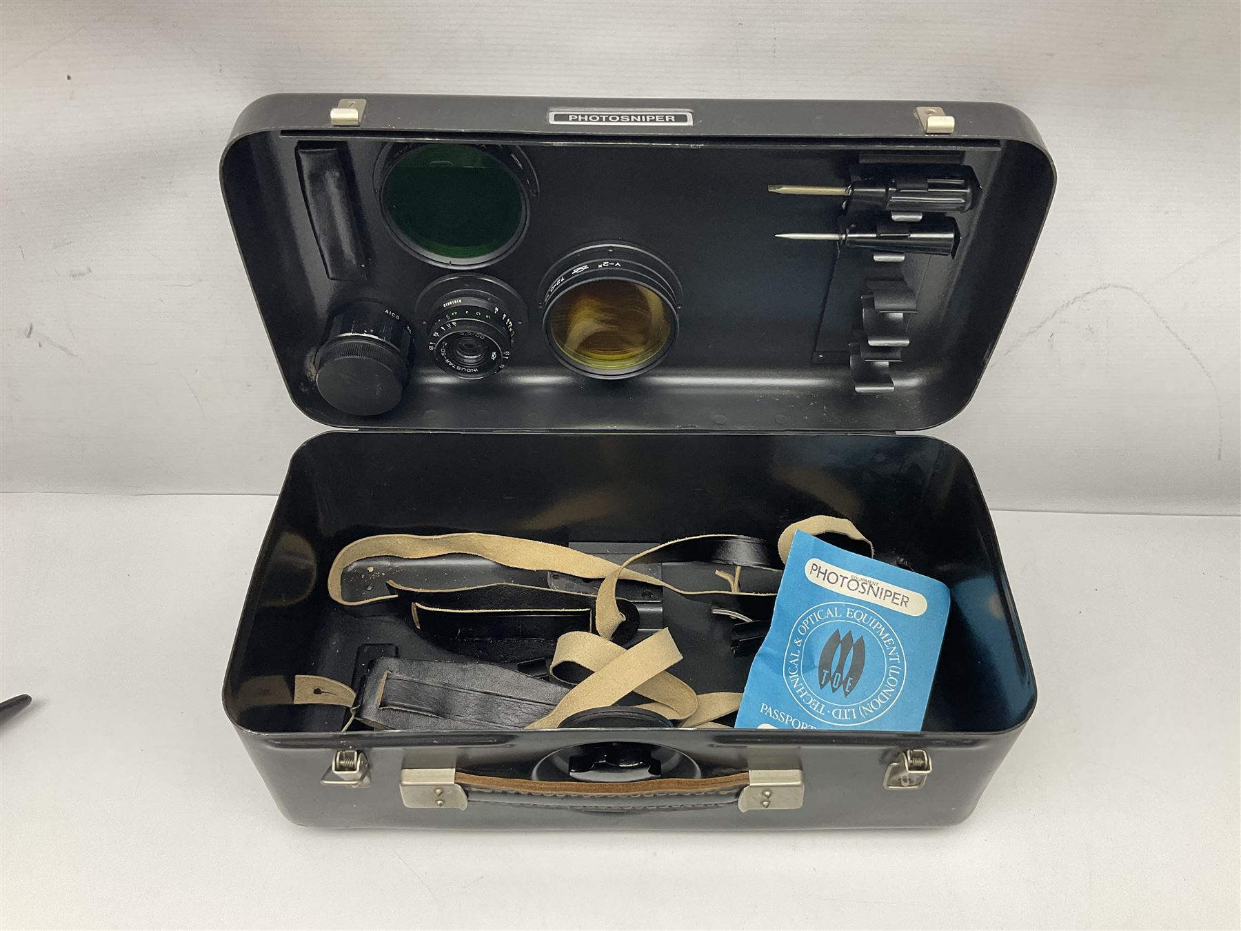 Zenit Photosniper Outfit, to include Zenit E camera body, serial no 80272217, 'Tair-3S 4.5/300' lens serial no 8508819, 'Aico 3x Converter', etc, all in a metal carry case  