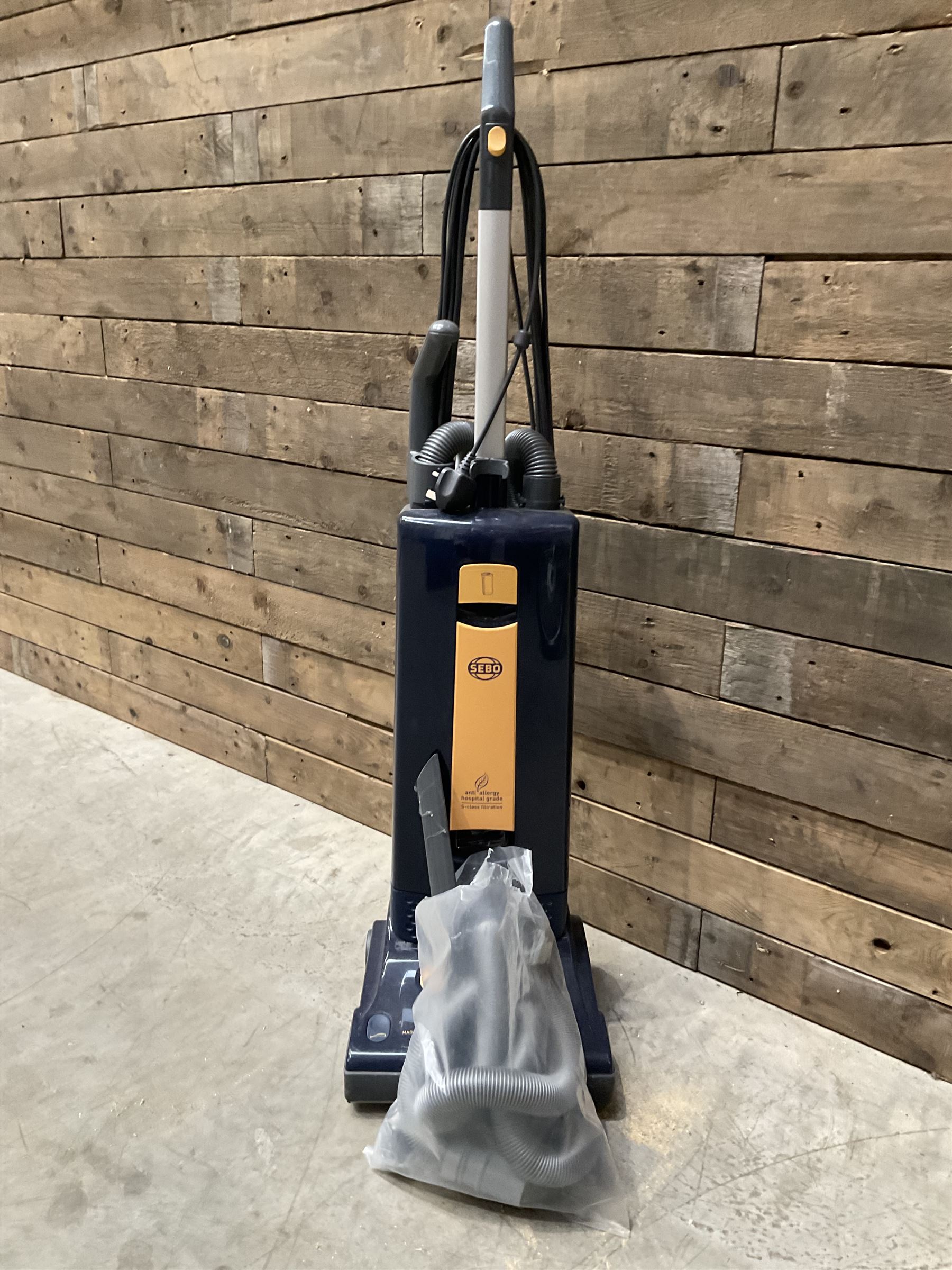 Sebo X4 Extra vacuum cleaner, anti allergy grade