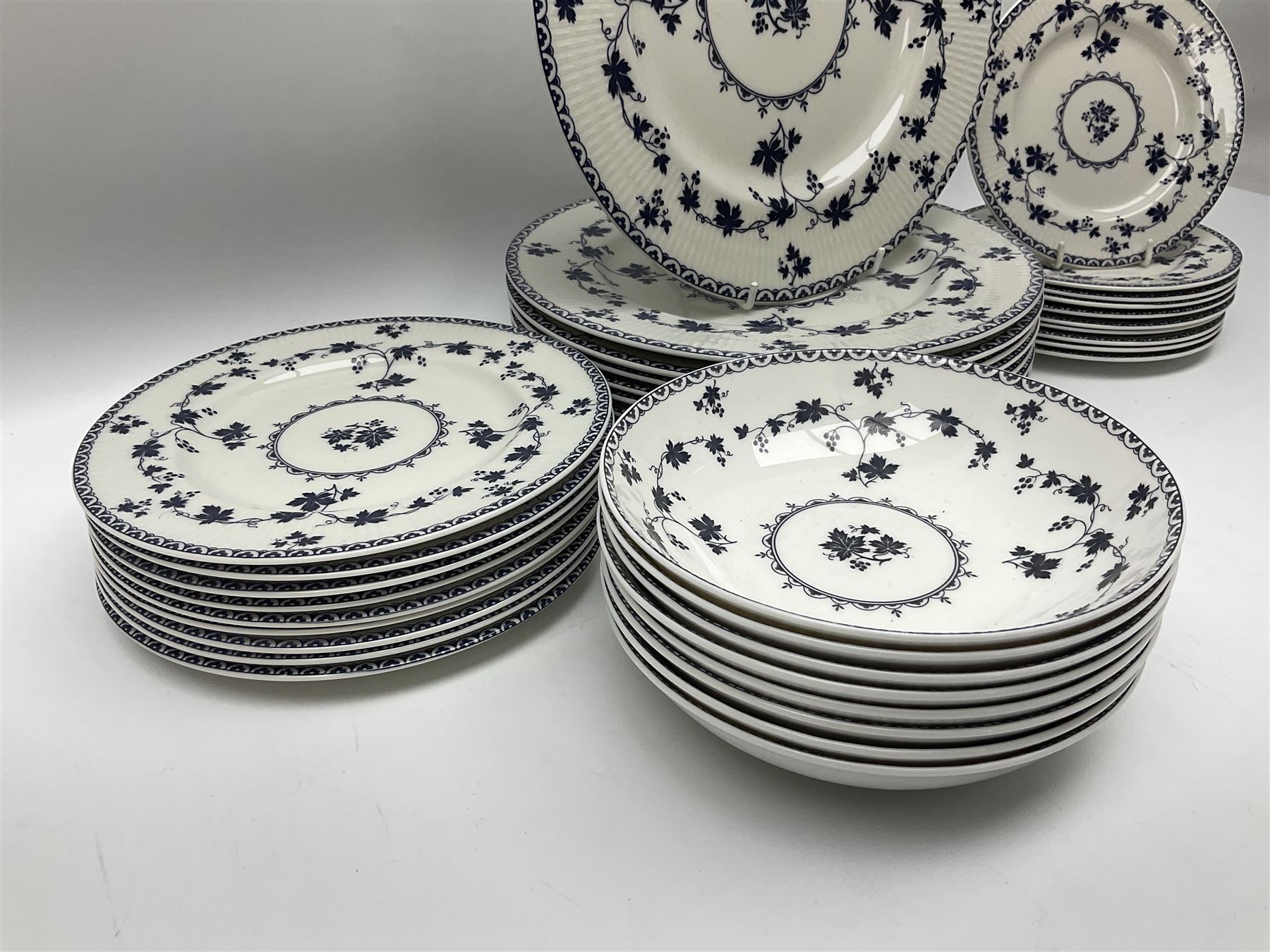 Royal Doulton Yorktown pattern part tea and dinner service, to include ten dinner plates, nine side plates, eight soup bowls, nine teacups and saucers, sauce boat and saucers etc (90)
