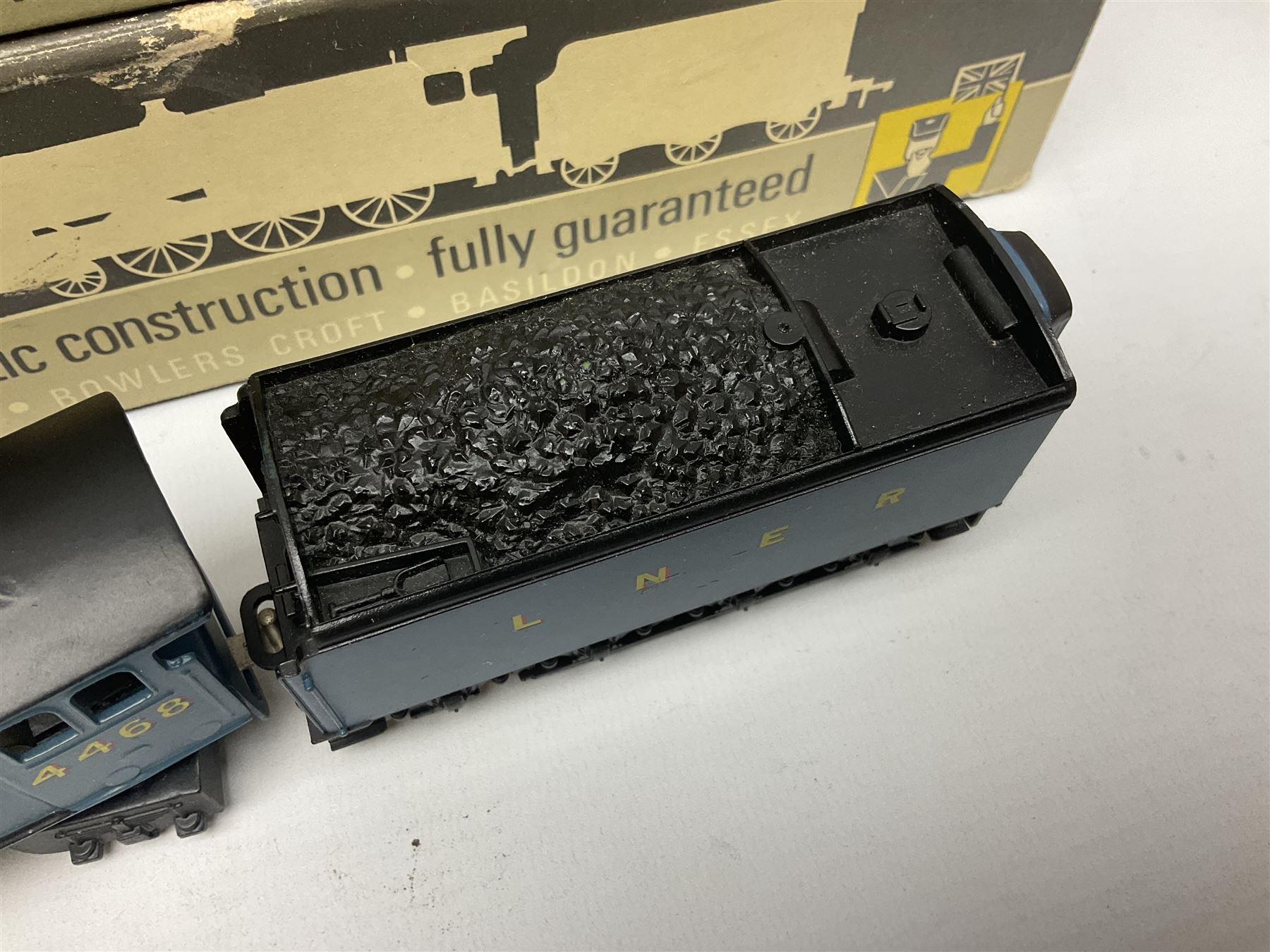 Wrenn '00' gauge - Class A4 4-6-2 steam locomotive 'Mallard' in LNER blue No.4468; boxed; and Refrigerator Van Eskimo Foods; boxed (2)