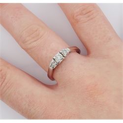 18ct white gold three stone round brilliant cut diamond ring, hallmarked, total diamond weight approx 0.50 carat