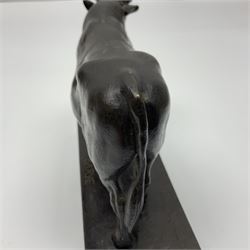 After Antoine-Louis Barye, bronze figure of a bull, upon a rectangular base, H10cm 